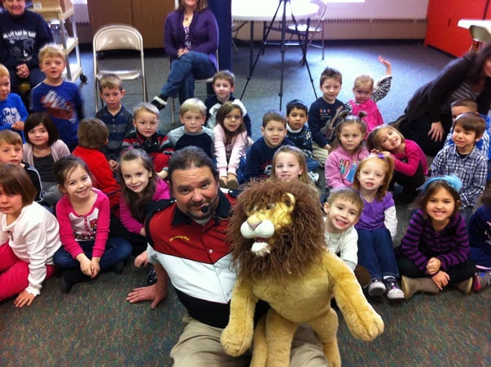 Lion and Kids-min1